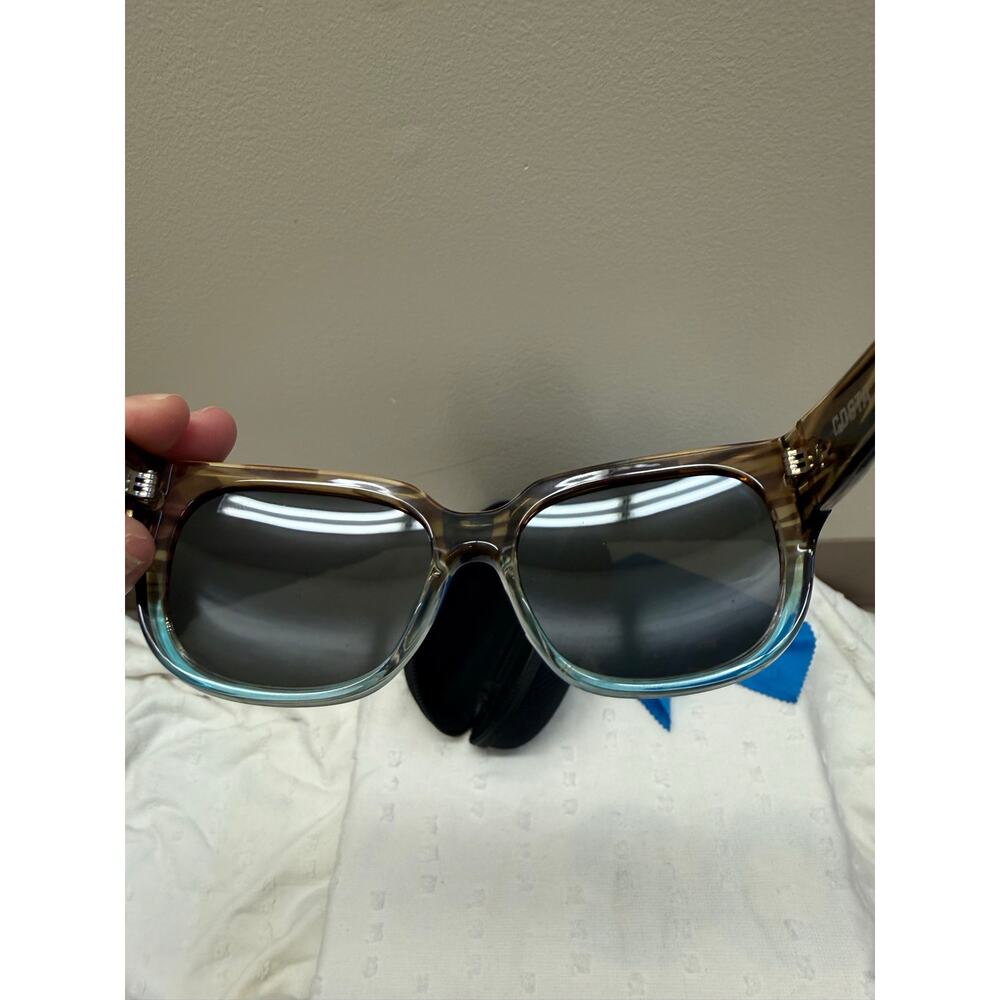 Costa Waterwoman 580P Polarized Sunglasses | Tortoise Blue Fade | Like New - Picture 9 of 11